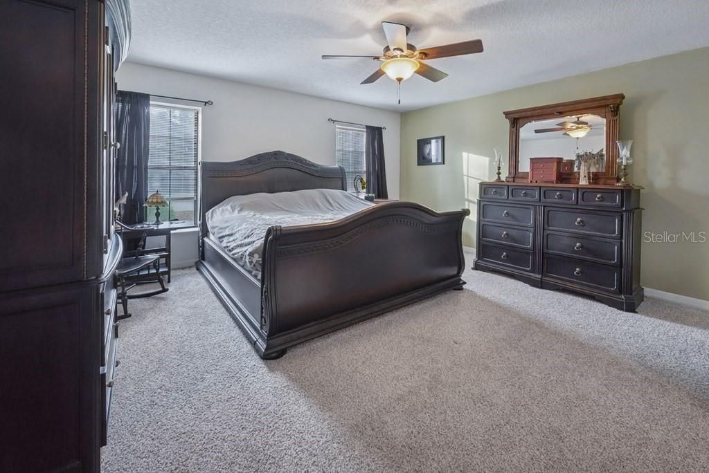 Image 20 of property listing at 725 SE 56TH AVENUE, Ocala, FL 34480