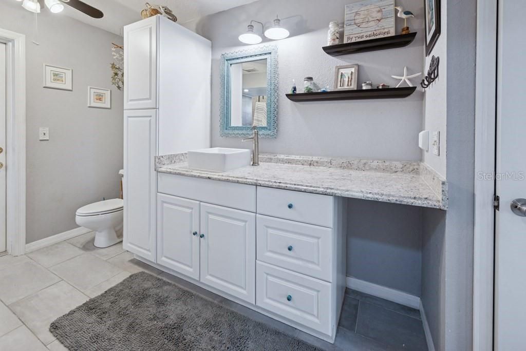 Image 22 of property listing at 725 SE 56TH AVENUE, Ocala, FL 34480