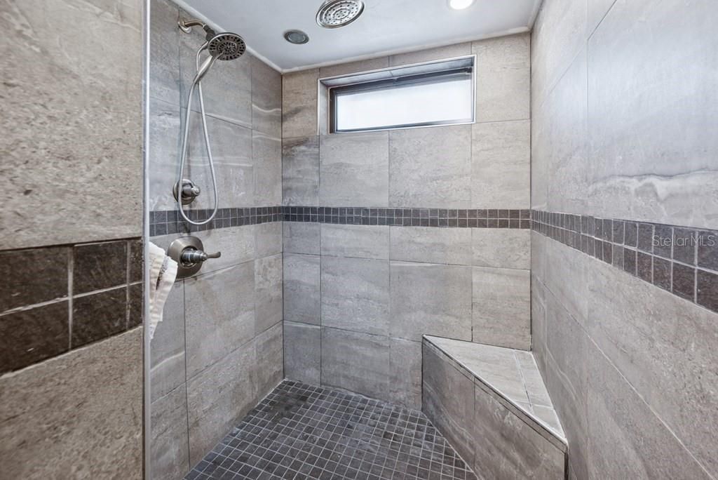 Image 23 of property listing at 725 SE 56TH AVENUE, Ocala, FL 34480