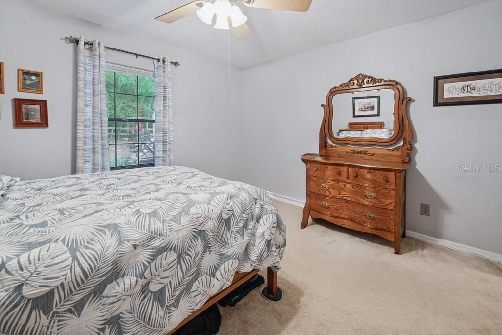 Image 25 of property listing at 725 SE 56TH AVENUE, Ocala, FL 34480