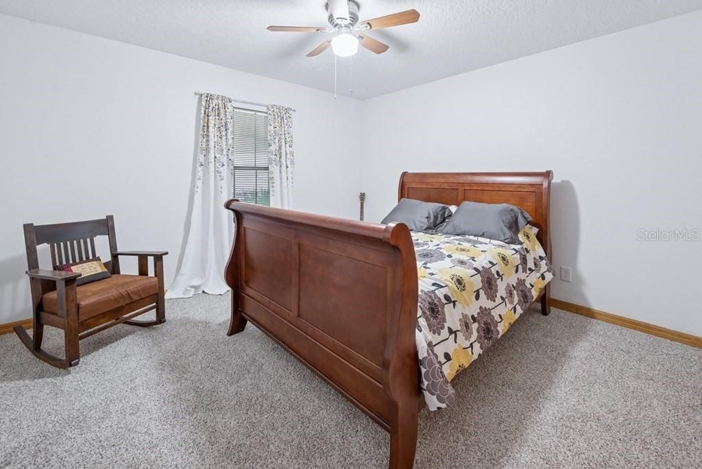 Image 28 of property listing at 725 SE 56TH AVENUE, Ocala, FL 34480