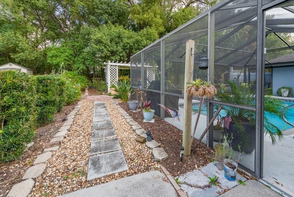 Image 35 of property listing at 725 SE 56TH AVENUE, Ocala, FL 34480