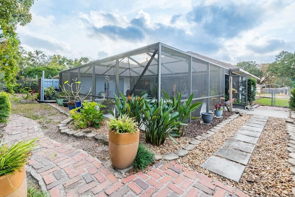 Image 38 of property listing at 725 SE 56TH AVENUE, Ocala, FL 34480