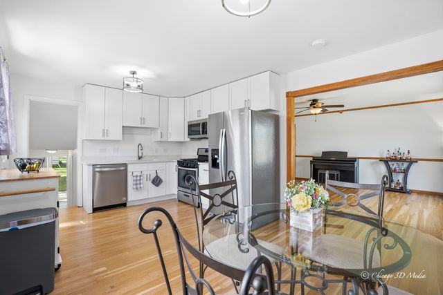2207 Kirchoff Road, Rolling Meadows, IL 60008