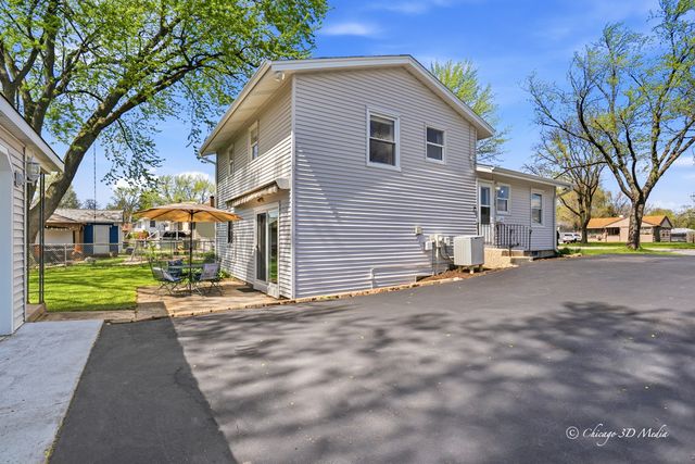 2207 Kirchoff Road, Rolling Meadows, IL 60008