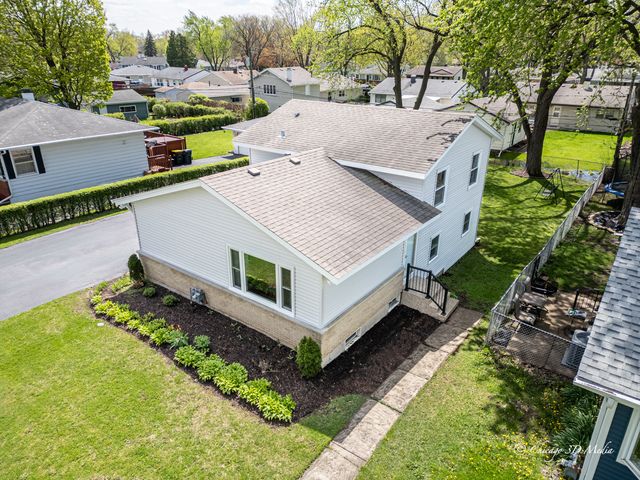2207 Kirchoff Road, Rolling Meadows, IL 60008