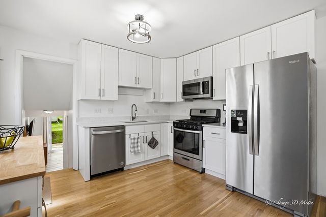 2207 Kirchoff Road, Rolling Meadows, IL 60008
