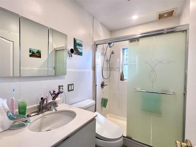 5328 196th Street, Fresh Meadows, NY 11365