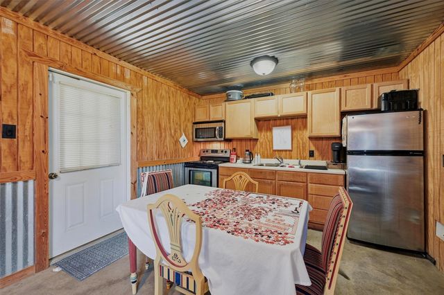 1371-A County Road 130, Whitesboro, TX 76273