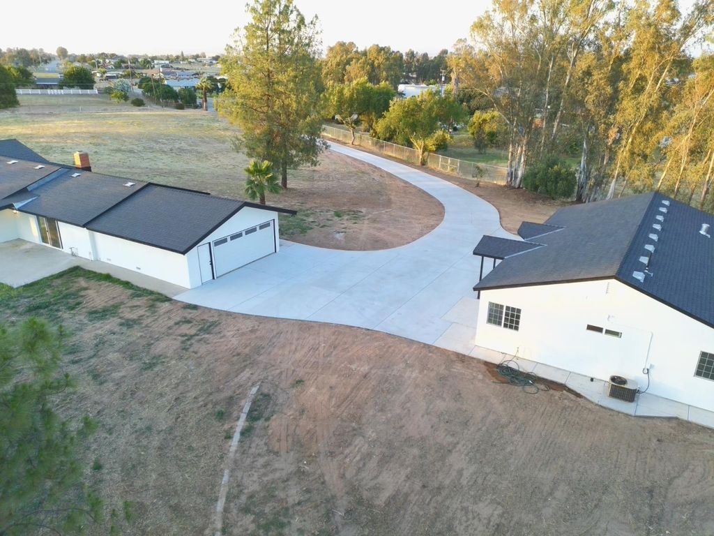 Image 10 of property listing at 36610 Kenneth Avenue, Madera, CA 93636
