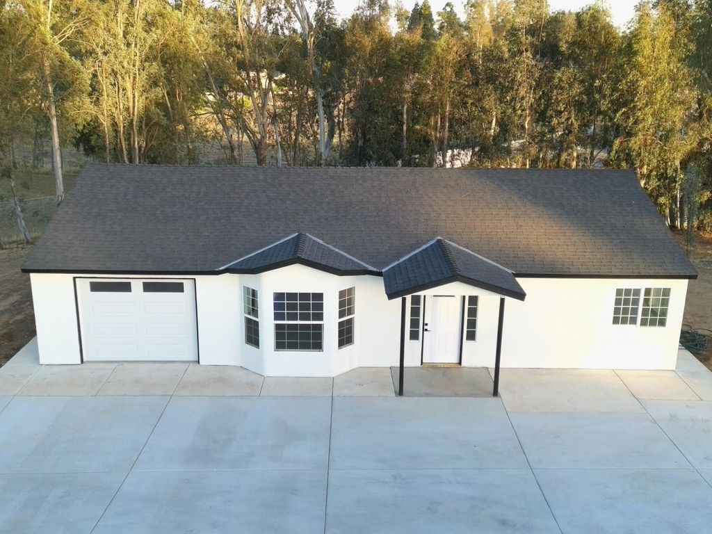 Image 11 of property listing at 36610 Kenneth Avenue, Madera, CA 93636