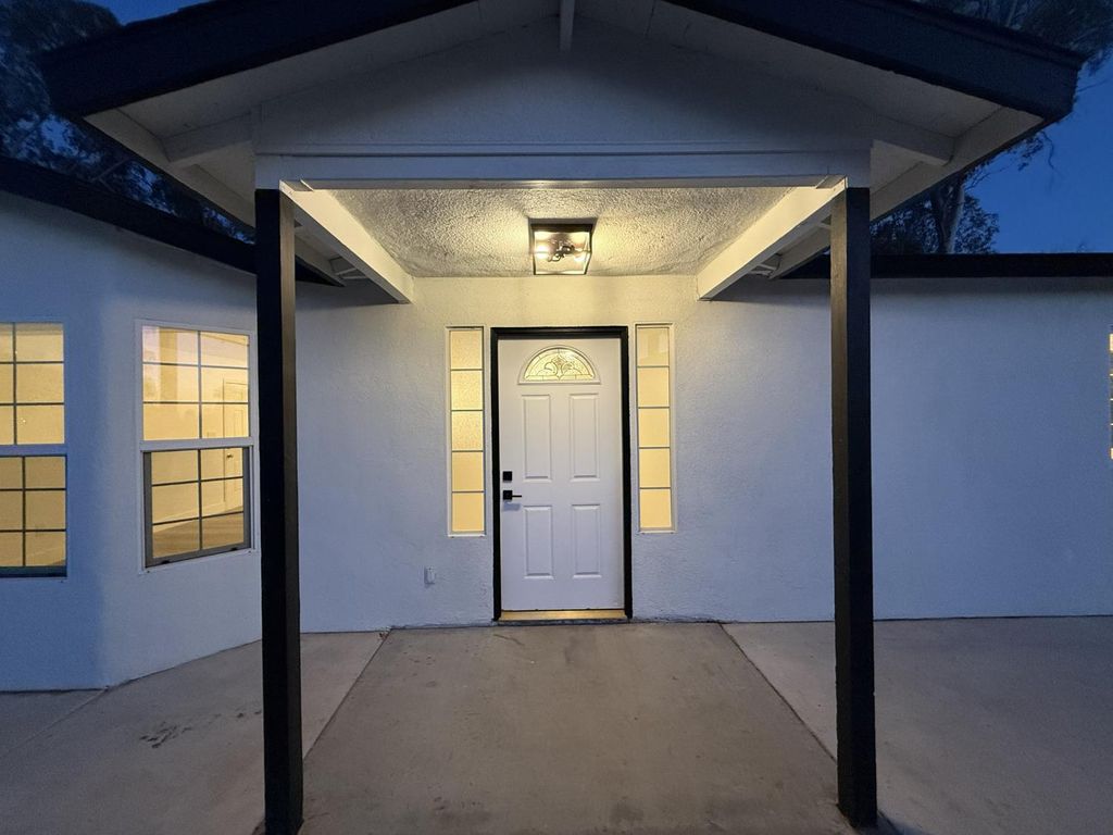 Image 13 of property listing at 36610 Kenneth Avenue, Madera, CA 93636