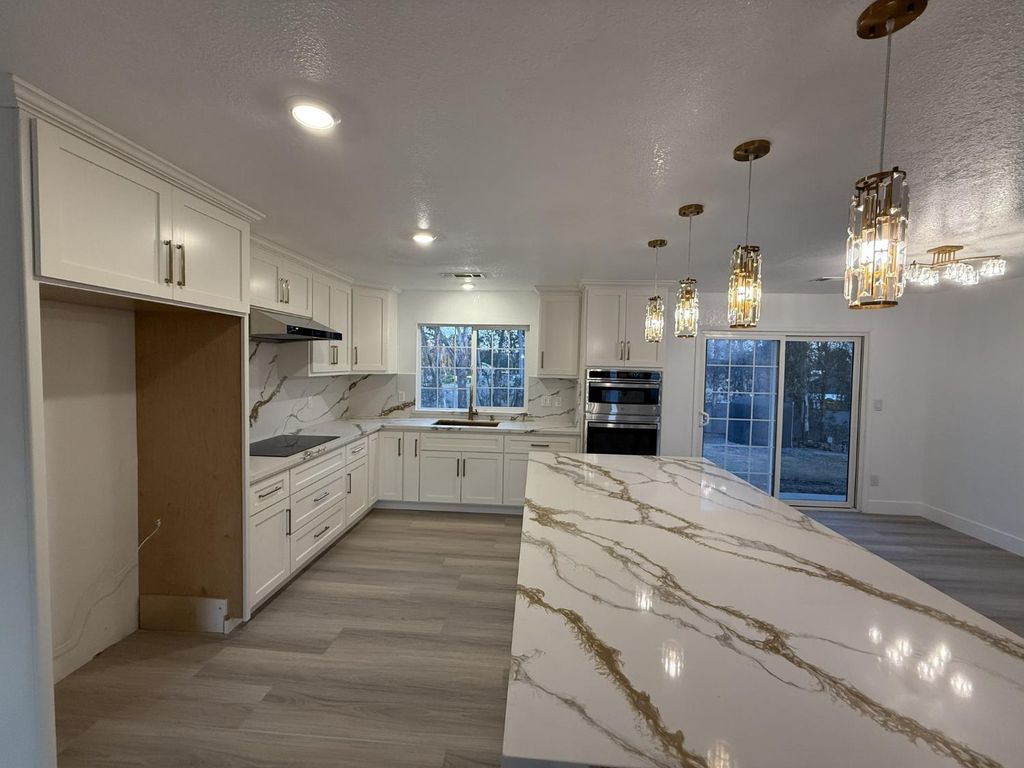 Image 19 of property listing at 36610 Kenneth Avenue, Madera, CA 93636