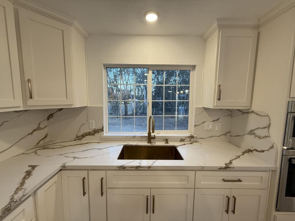 Image 20 of property listing at 36610 Kenneth Avenue, Madera, CA 93636
