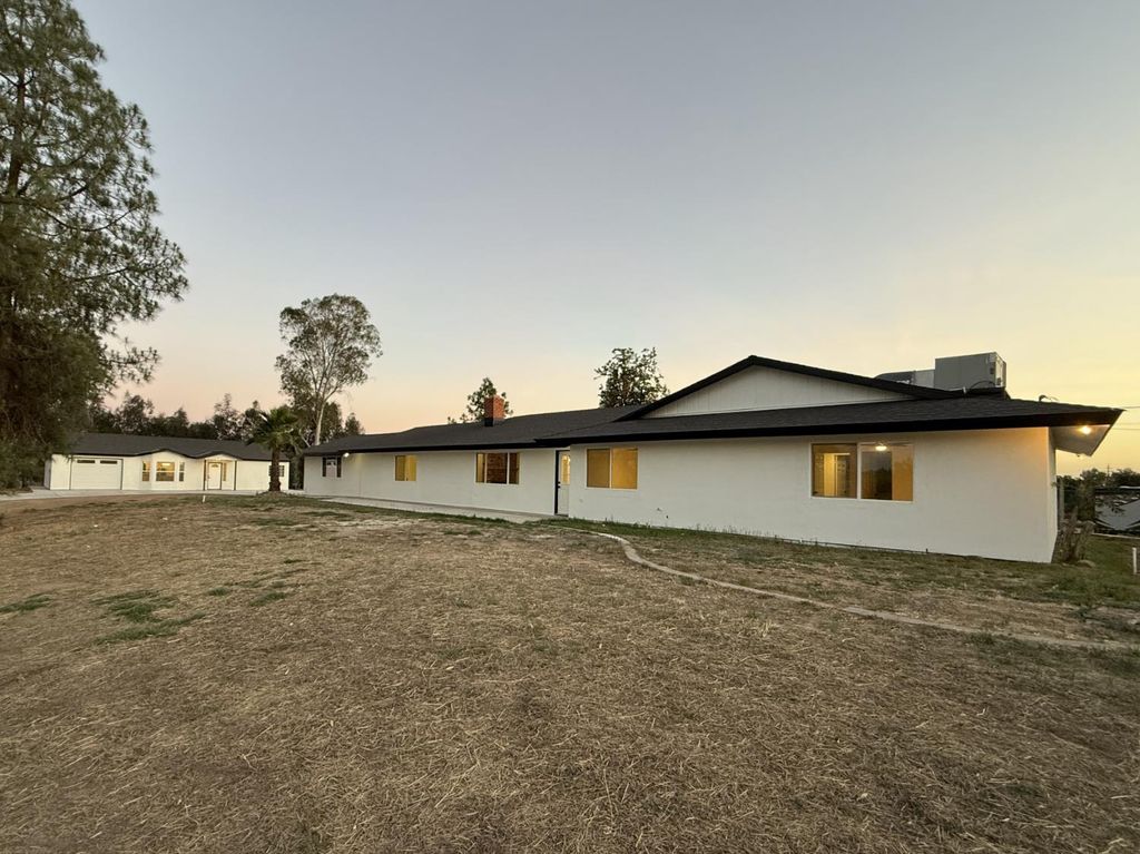 Image 24 of property listing at 36610 Kenneth Avenue, Madera, CA 93636