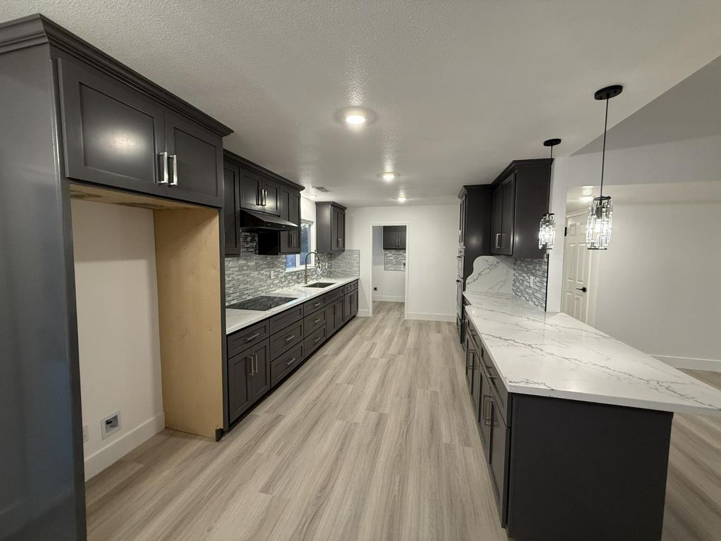 Image 26 of property listing at 36610 Kenneth Avenue, Madera, CA 93636