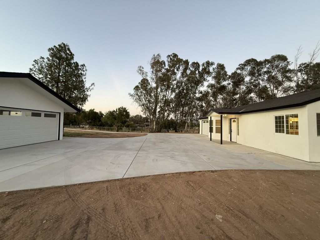 Image 5 of property listing at 36610 Kenneth Avenue, Madera, CA 93636