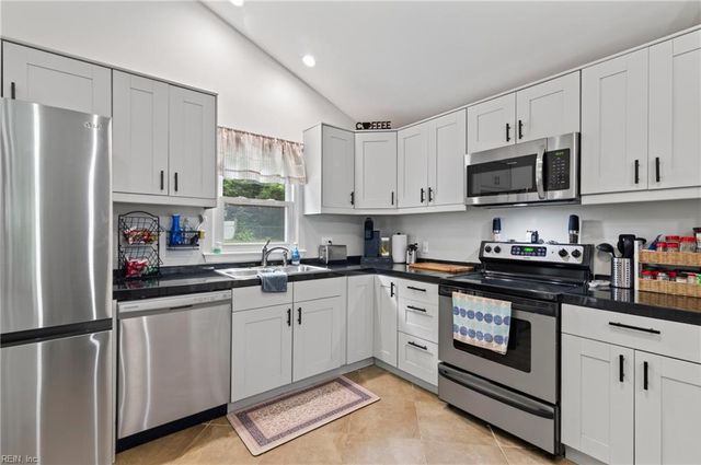 303 Marl Ravine RD, Yorktown, VA 23692