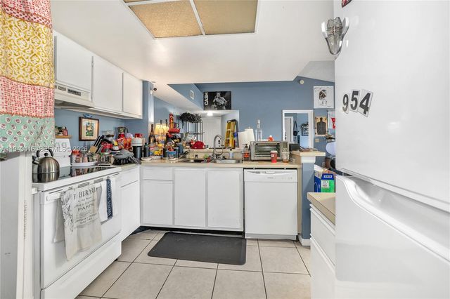 9266 W Atlantic Blvd 1038, Coral Springs, FL 33071