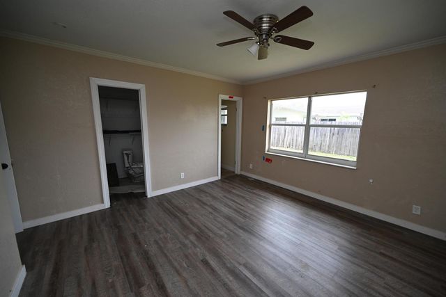 8208 NW 75TH Avenue, Tamarac, FL 33321