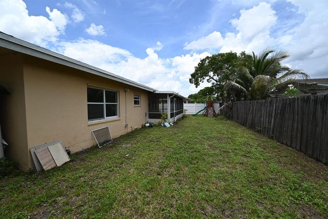 8208 NW 75TH Avenue, Tamarac, FL 33321