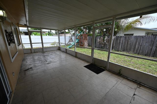 8208 NW 75TH Avenue, Tamarac, FL 33321