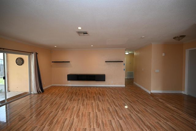 8208 NW 75TH Avenue, Tamarac, FL 33321