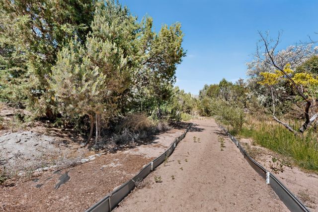 22 Palo Duro, Santa Fe, NM 87506