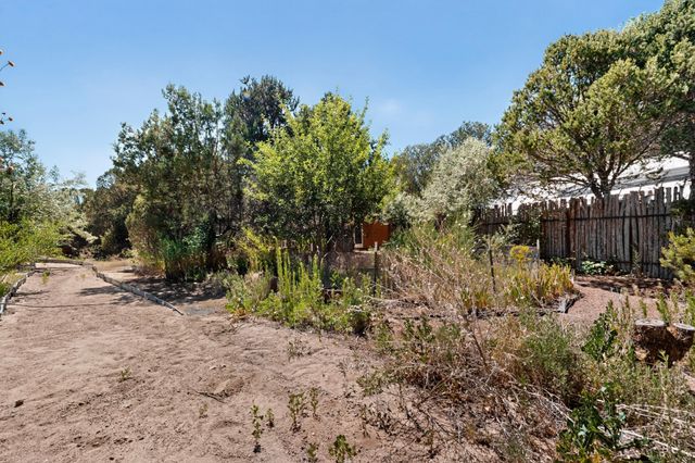 22 Palo Duro, Santa Fe, NM 87506