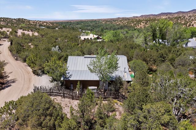 22 Palo Duro, Santa Fe, NM 87506
