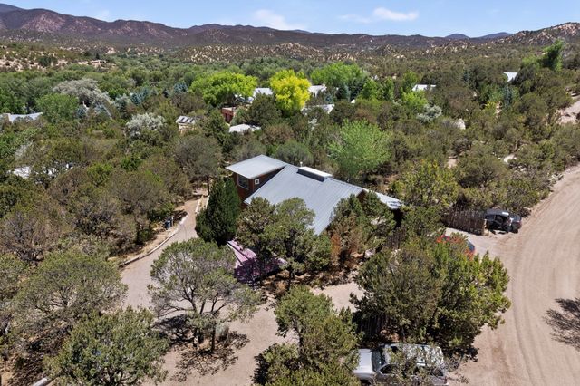 22 Palo Duro, Santa Fe, NM 87506