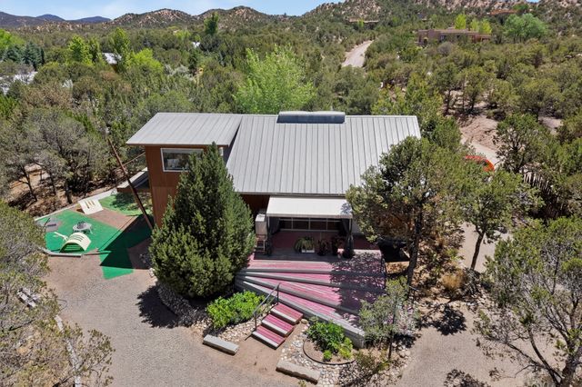 22 Palo Duro, Santa Fe, NM 87506