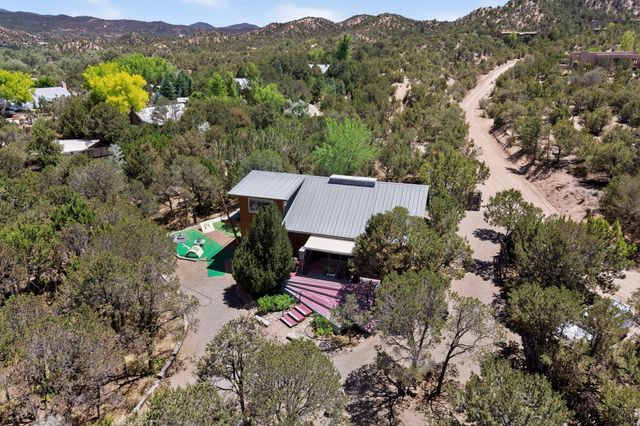 22 Palo Duro, Santa Fe, NM 87506