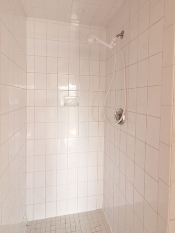 1850 Beacon St. 304, Brookline, MA 02445