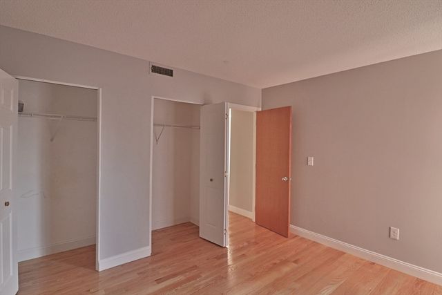 1850 Beacon St. 304, Brookline, MA 02445