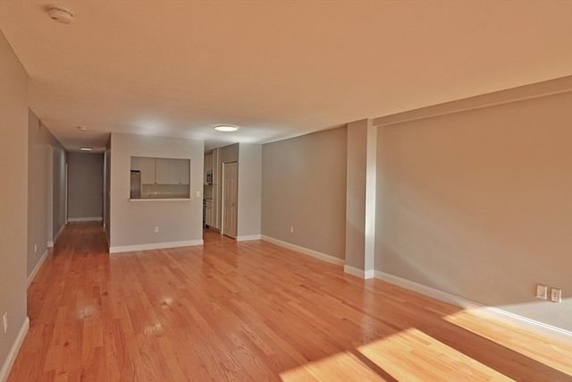 1850 Beacon St. 304, Brookline, MA 02445