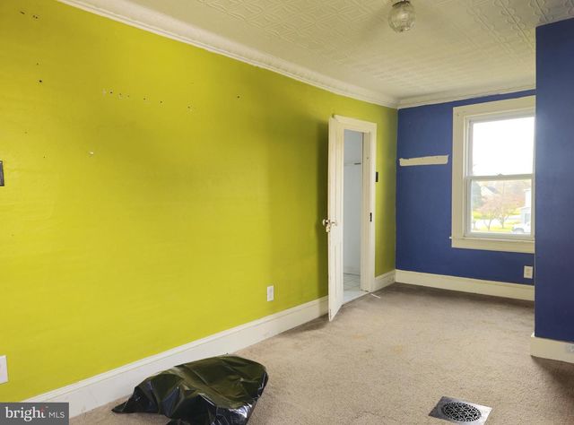 16 W HOWARD ST, Viola, DE 19979