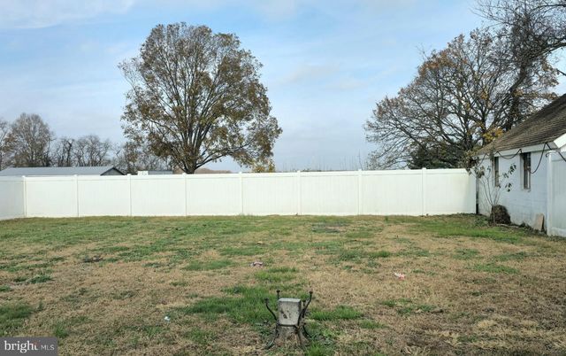 16 W HOWARD ST, Viola, DE 19979