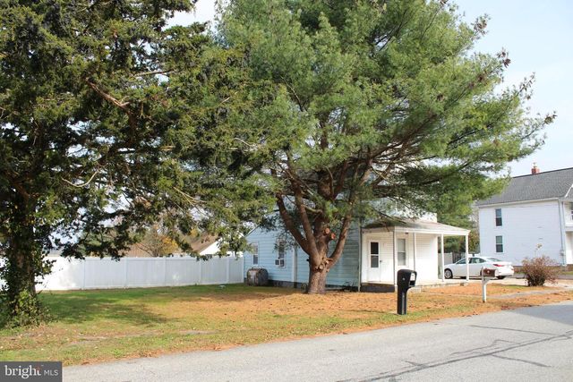 16 W HOWARD ST, Viola, DE 19979