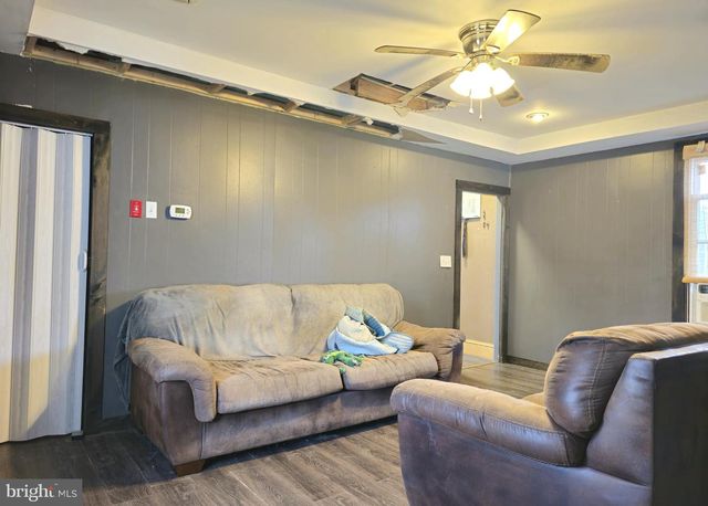 16 W HOWARD ST, Viola, DE 19979