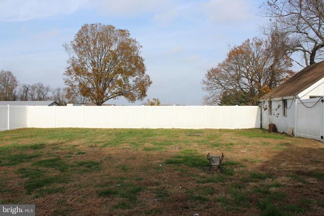 16 W HOWARD ST, Viola, DE 19979