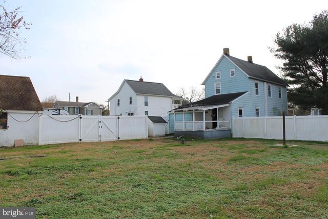 16 W HOWARD ST, Viola, DE 19979