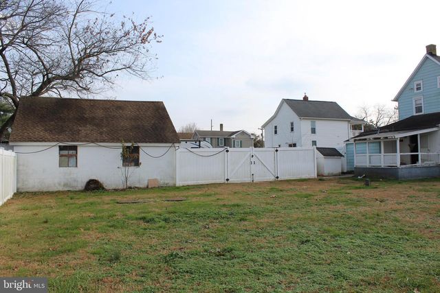 16 W HOWARD ST, Viola, DE 19979