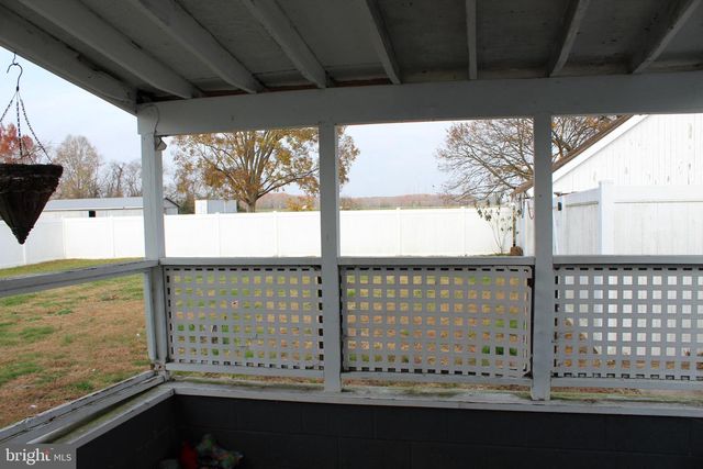 16 W HOWARD ST, Viola, DE 19979