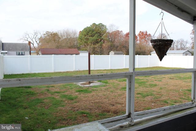 16 W HOWARD ST, Viola, DE 19979