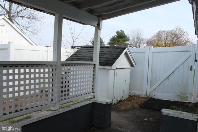 16 W HOWARD ST, Viola, DE 19979