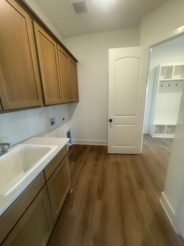 707 Water Side Drive, Van Alstyne, TX 75495