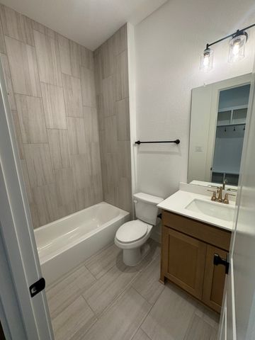 707 Water Side Drive, Van Alstyne, TX 75495