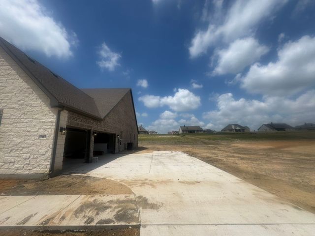 707 Water Side Drive, Van Alstyne, TX 75495