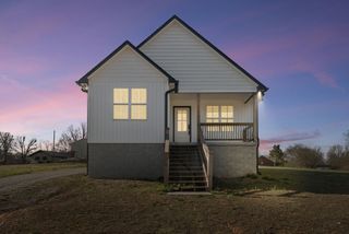 530 S Oak St, Hohenwald, TN 38462